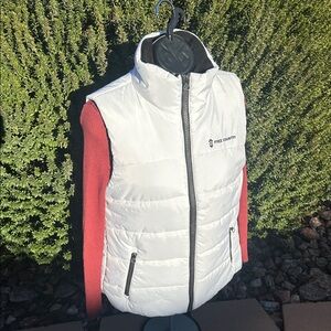 Free Country white-thick Puffer Vest with pockets-size Small-brand new/neverUsed